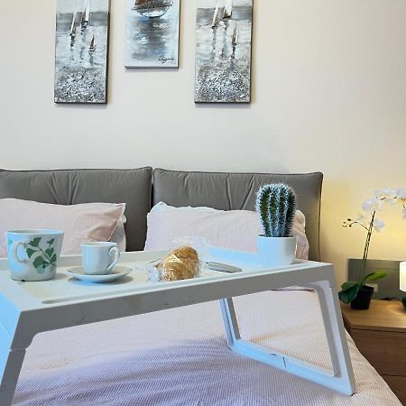 Appartamento A Pochi Passi Dalla Stazione Comodo A Coppie E Famiglie, Casa Ferrucci 콜레뇨 외부 사진
