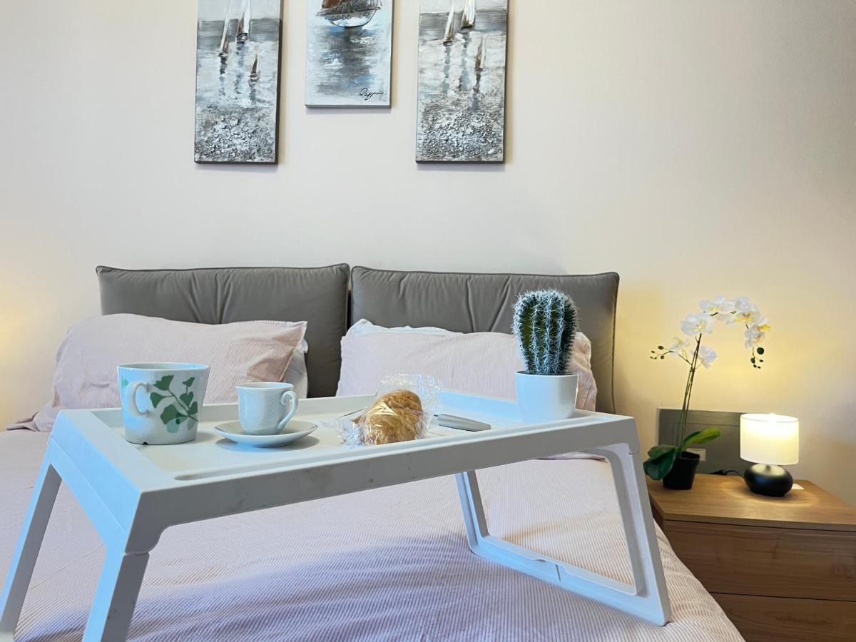 Appartamento A Pochi Passi Dalla Stazione Comodo A Coppie E Famiglie, Casa Ferrucci 콜레뇨 외부 사진
