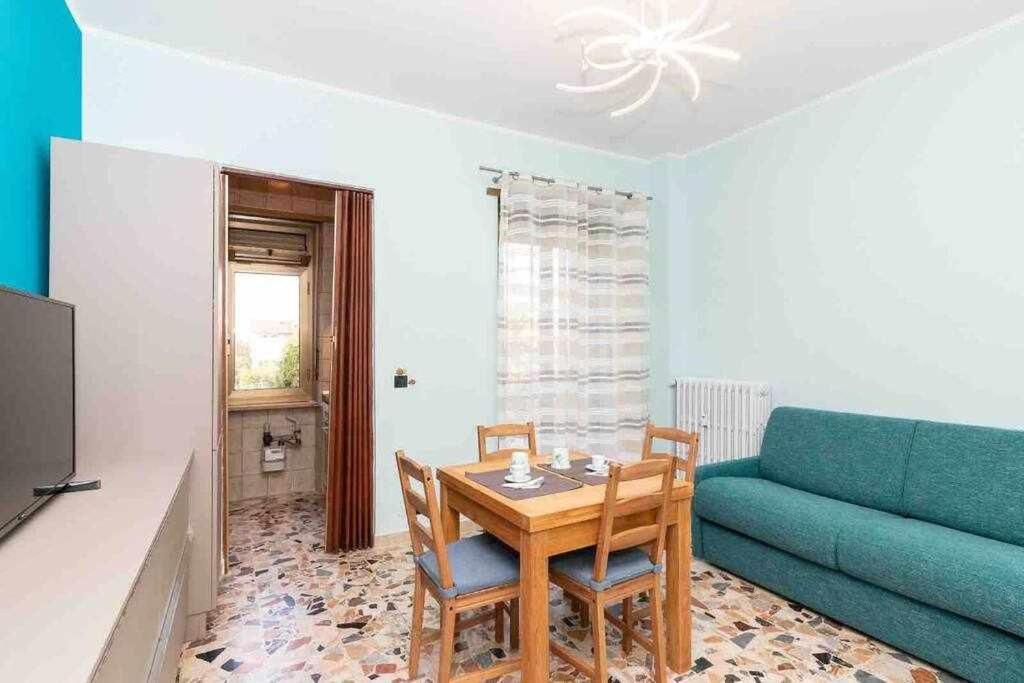 Appartamento A Pochi Passi Dalla Stazione Comodo A Coppie E Famiglie, Casa Ferrucci 콜레뇨 외부 사진