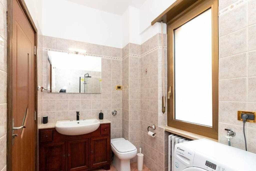 Appartamento A Pochi Passi Dalla Stazione Comodo A Coppie E Famiglie, Casa Ferrucci 콜레뇨 외부 사진