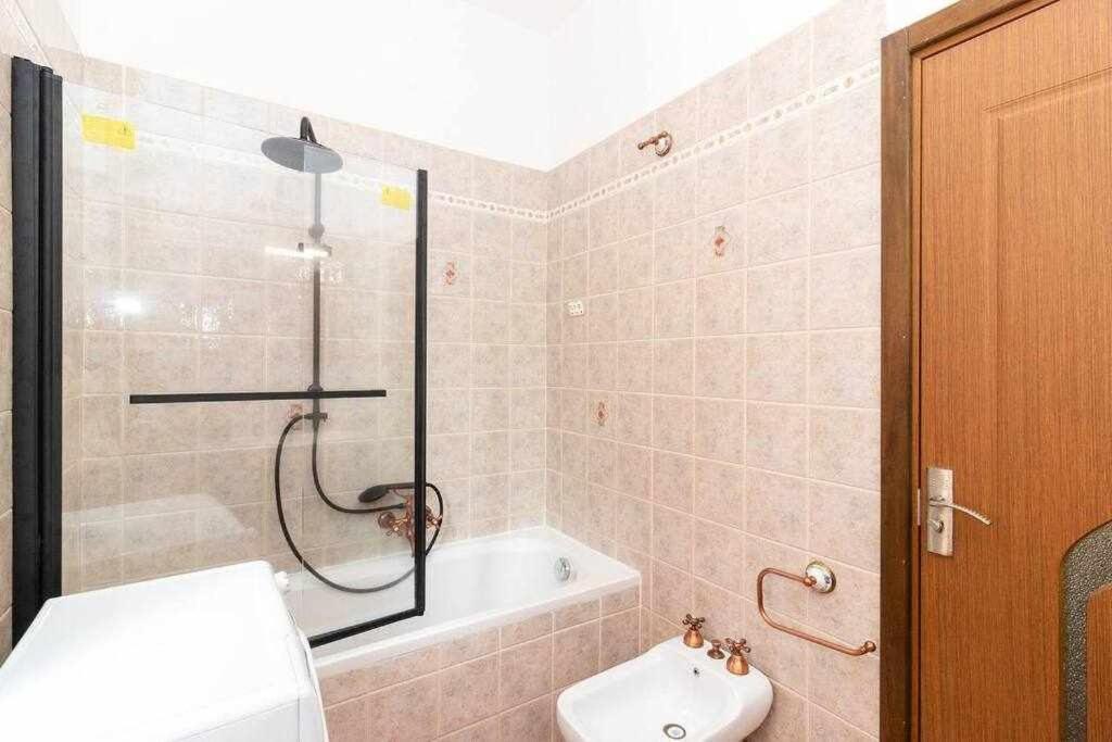 Appartamento A Pochi Passi Dalla Stazione Comodo A Coppie E Famiglie, Casa Ferrucci 콜레뇨 외부 사진